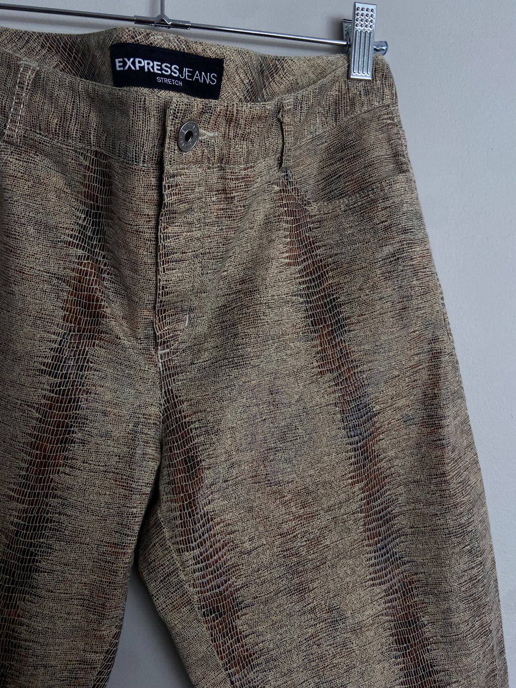 Bundle 007: neutrals