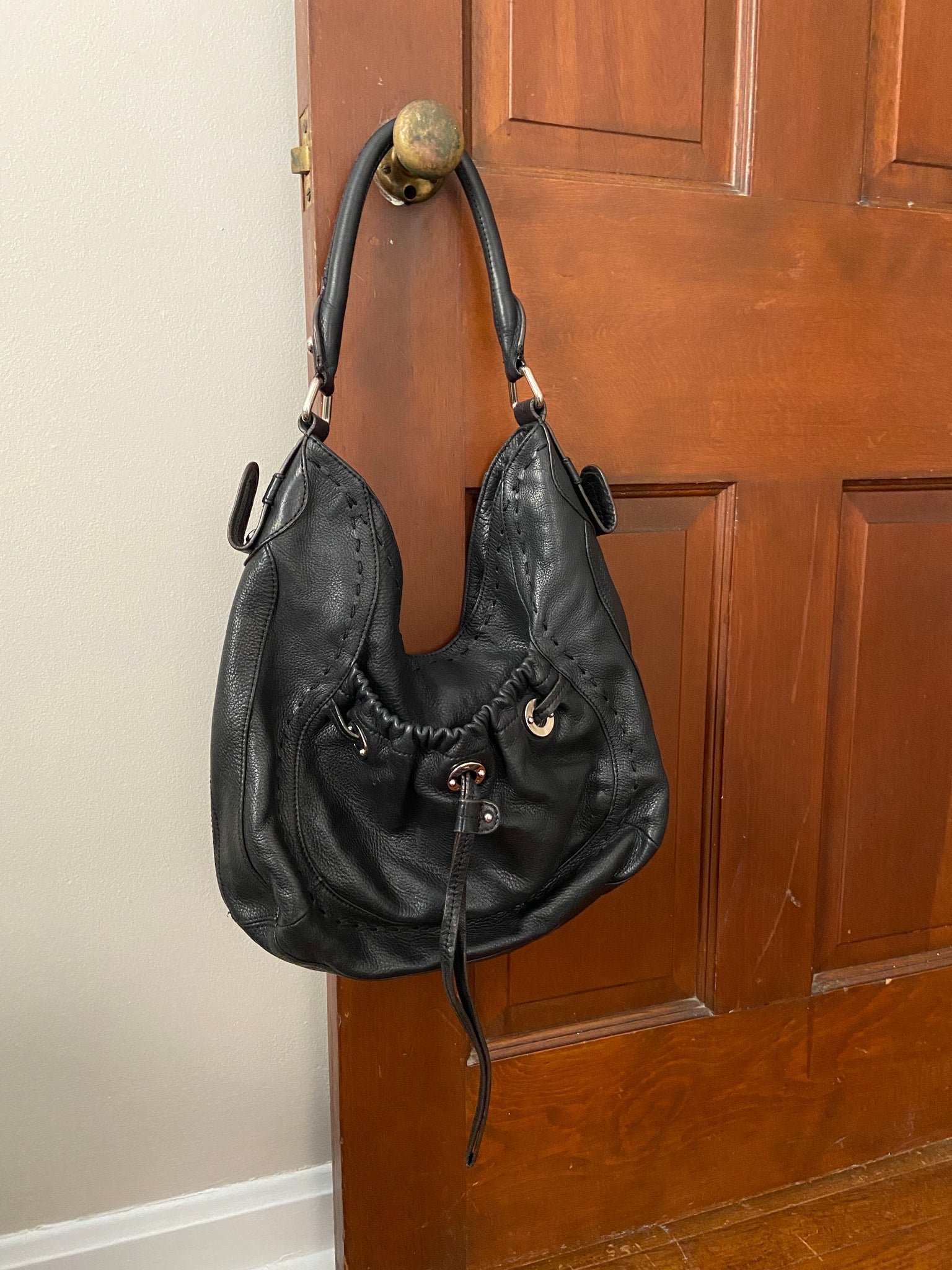 Black Crossbody Bag, Black Leather Bag, Round Bag Women, Small Leather Purse,  Boho Shoulder Bag, Ariadne Design Bag, Made to Order - Etsy | Mochila de  cuero mujer, Bolso de cuero, Accesorios