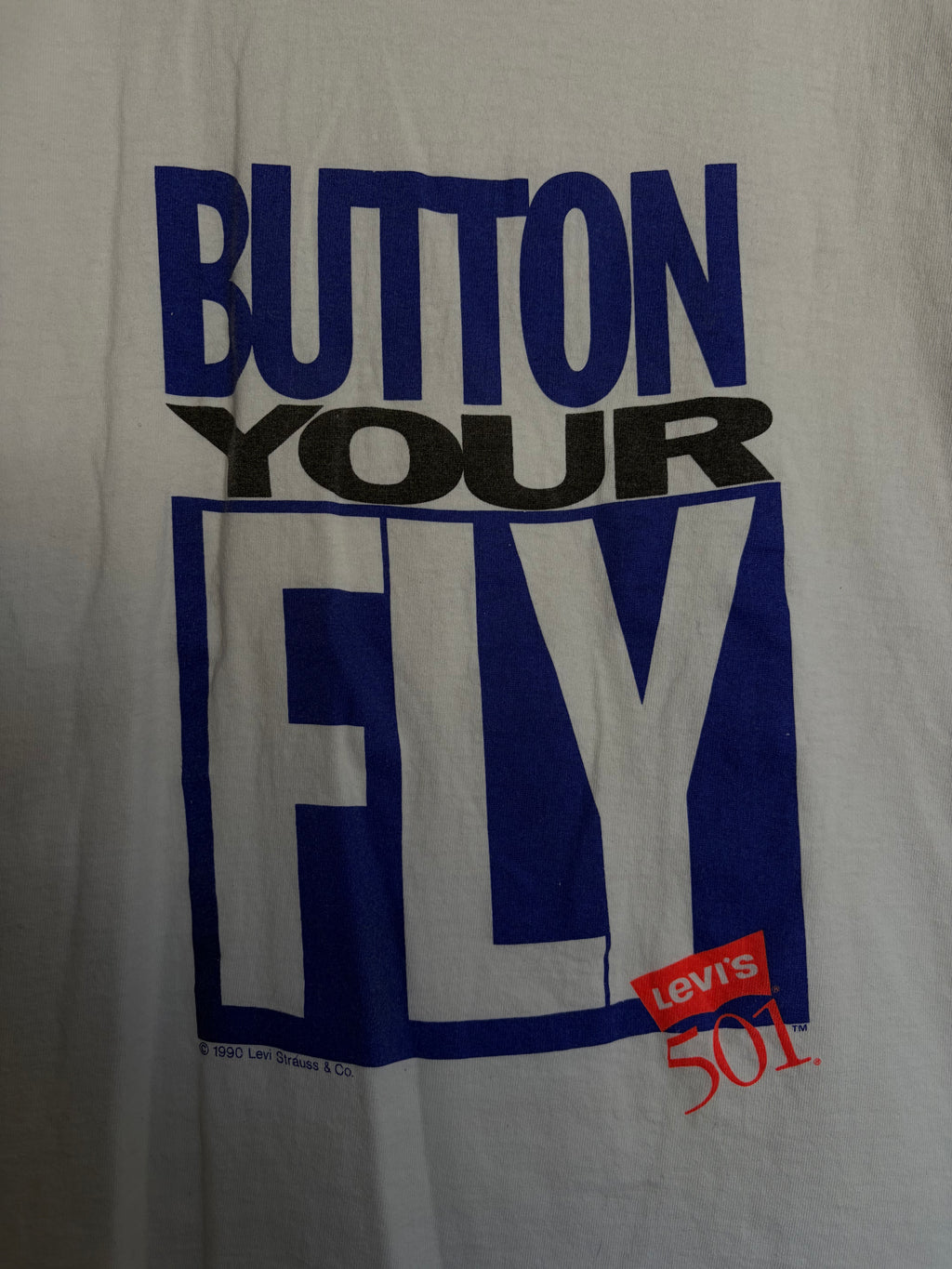 (L) 1990 Levi’s White Tee